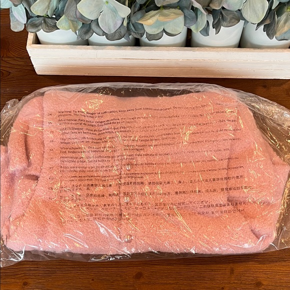 NWT Disney Forever 21 Daisy pink plush romper with pearl buttons  women’s small - Picture 5 of 12